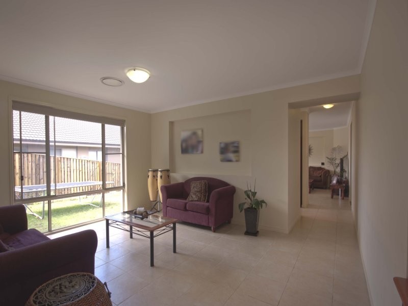 34 WUNBURRA CIRCLE, Pacific Pines QLD 4211