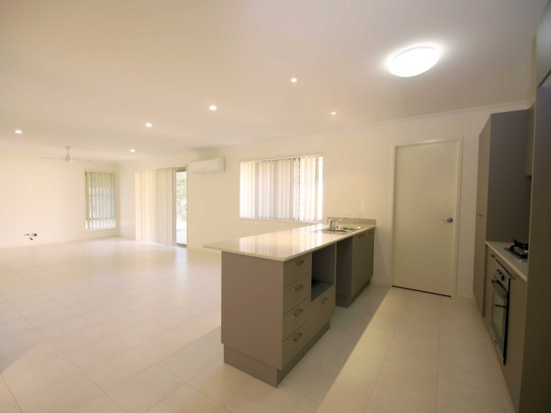 13 BUSHLAND DRIVE, Maudsland QLD 4210