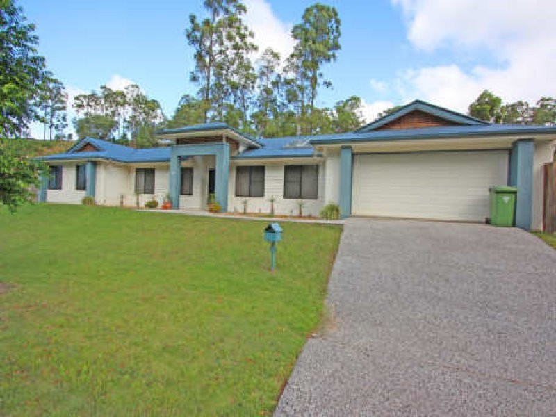 32 Roberts Drive, Maudsland QLD 4210