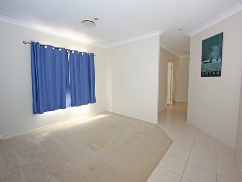 32 Roberts Drive, Maudsland QLD 4210