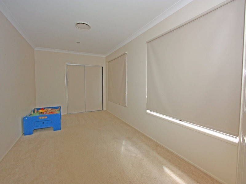 32 Roberts Drive, Maudsland QLD 4210