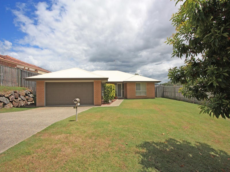 7 Buffalo Cres, Pacific Pines QLD 4211