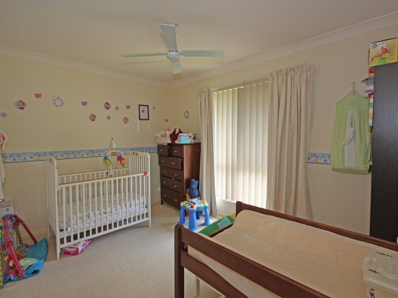 7 Buffalo Cres, Pacific Pines QLD 4211