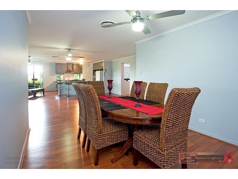 11 Laughlen Chase, Pacific Pines QLD 4211