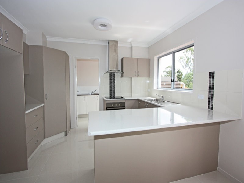 1/1 Aspect Place, Pacific Pines QLD 4211