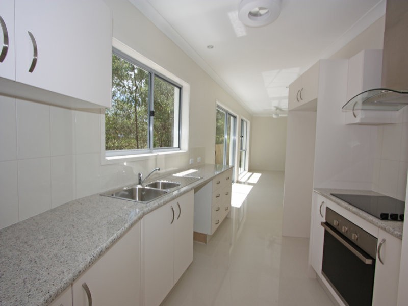 1/1 Aspect Place, Pacific Pines QLD 4211