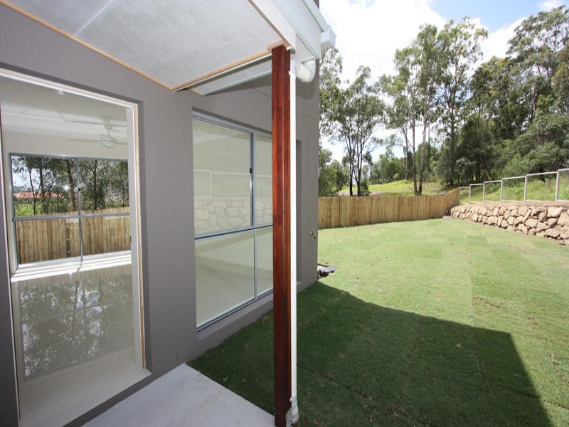 1/1 Aspect Place, Pacific Pines QLD 4211