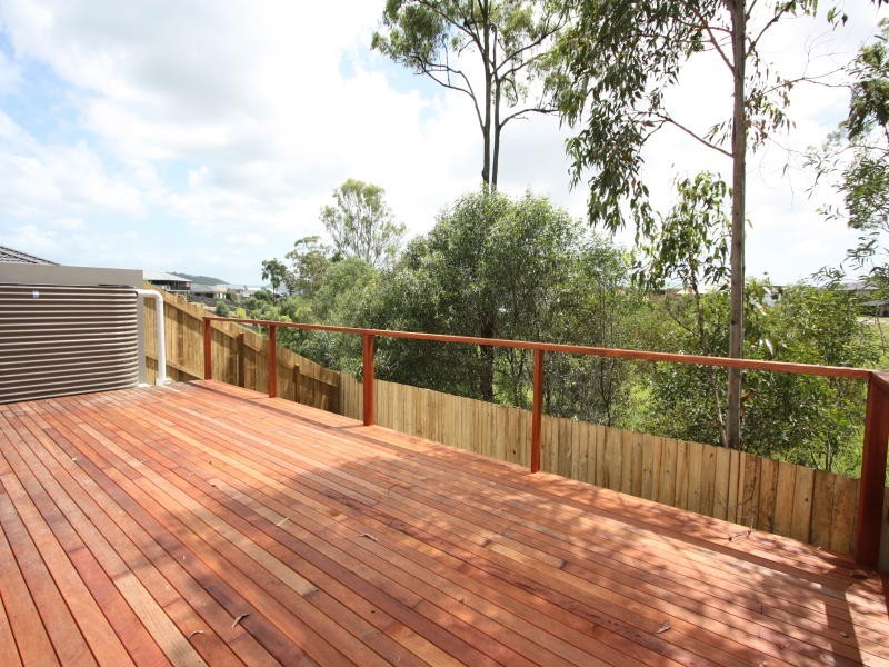 1/1 Aspect Place, Pacific Pines QLD 4211