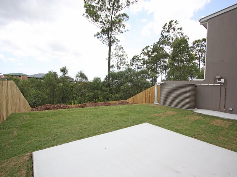 1/1 Aspect Place, Pacific Pines QLD 4211