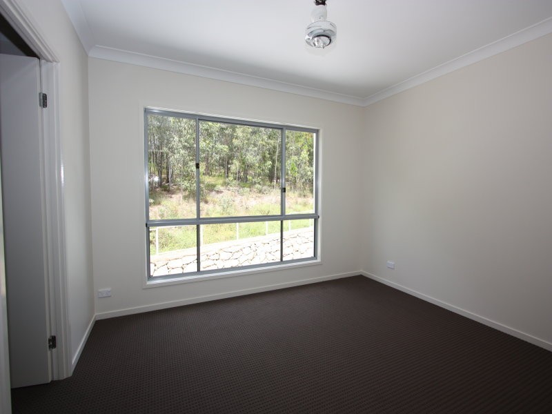 1/1 Aspect Place, Pacific Pines QLD 4211