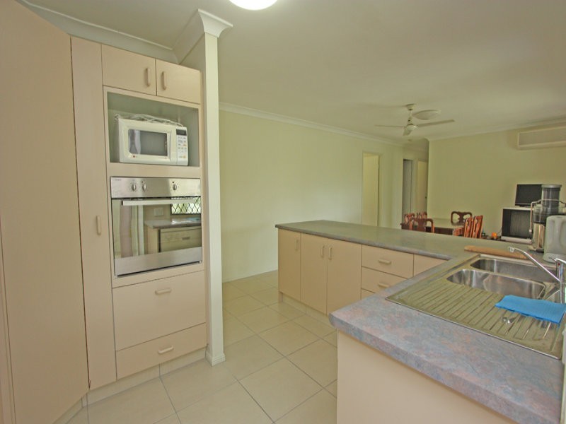 6 Tuvalu st, Pacific Pines QLD 4211