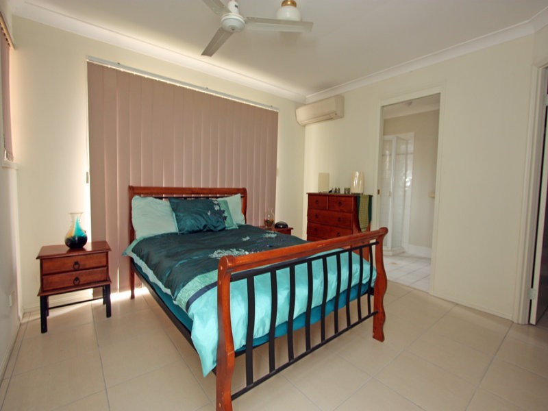 6 Tuvalu st, Pacific Pines QLD 4211