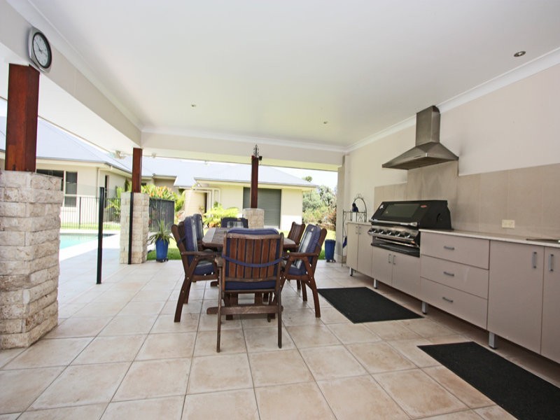 20 LAGOON PARK DR, Maudsland QLD 4210