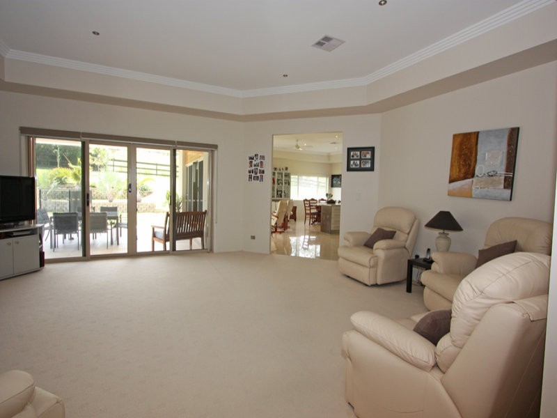 20 LAGOON PARK DR, Maudsland QLD 4210