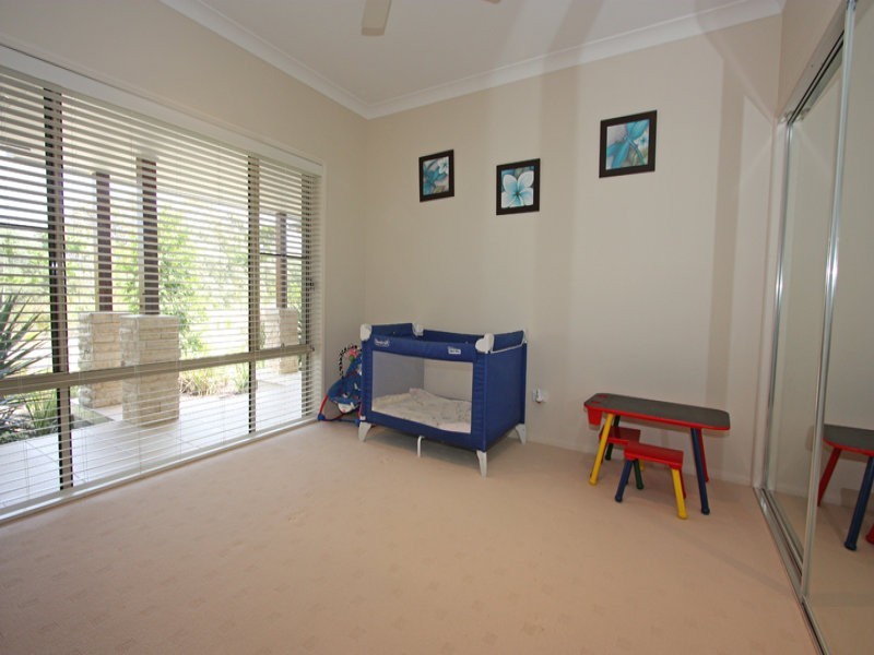 20 LAGOON PARK DR, Maudsland QLD 4210