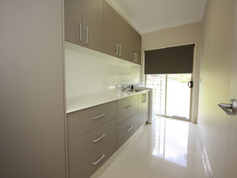 20 LAGOON PARK DR, Maudsland QLD 4210