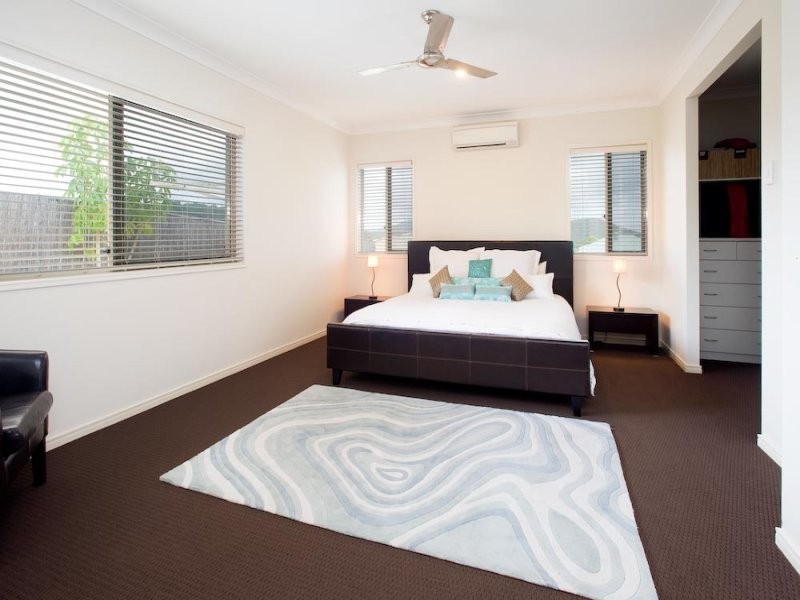 21 Kanangra Cr, Pacific Pines QLD 4211