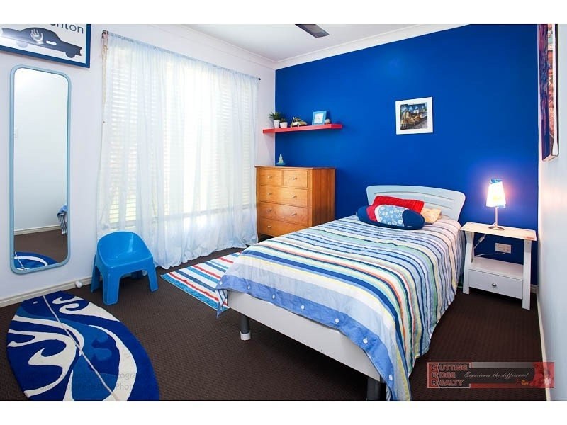 21 Kanangra Cr, Pacific Pines QLD 4211