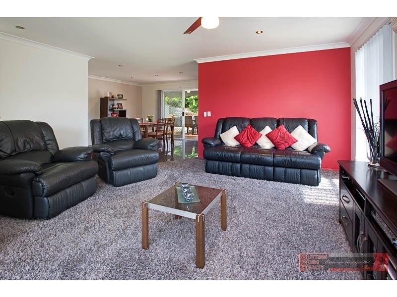 12 Pinebark Avenue, Oxenford QLD 4210