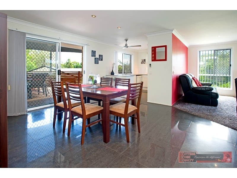 12 Pinebark Avenue, Oxenford QLD 4210