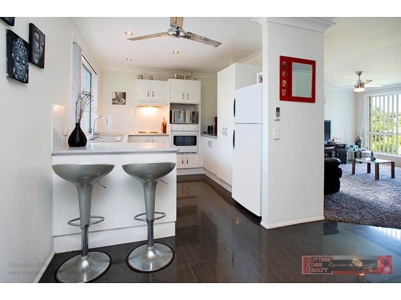 12 Pinebark Avenue, Oxenford QLD 4210