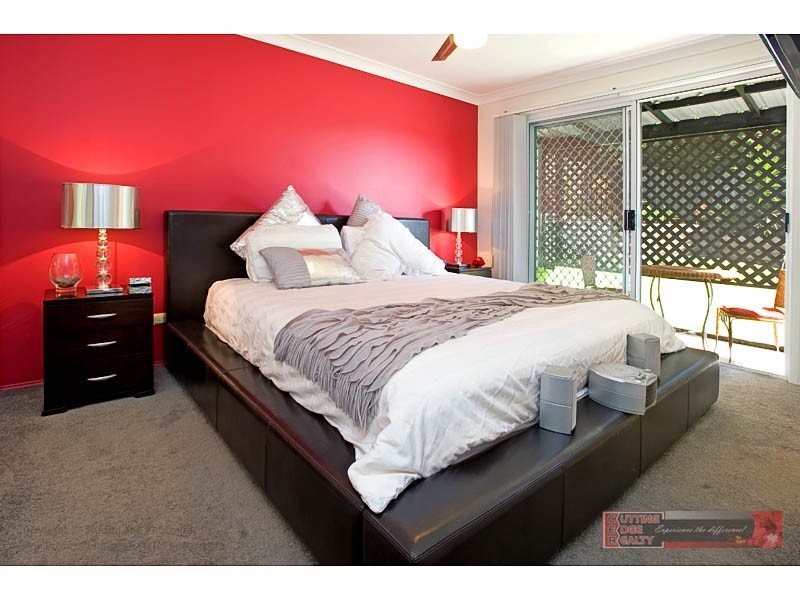 12 Pinebark Avenue, Oxenford QLD 4210