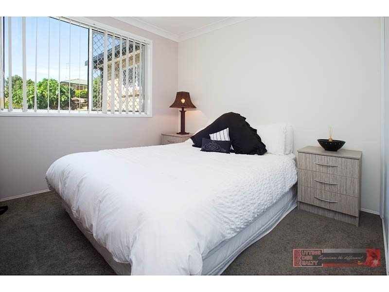 12 Pinebark Avenue, Oxenford QLD 4210