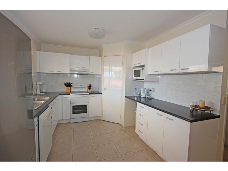 8 malekula Rise, Pacific Pines QLD 4211