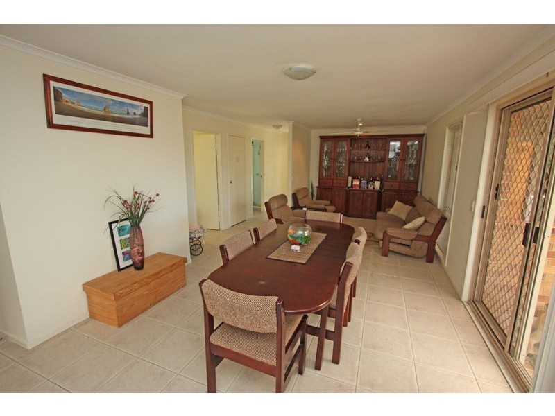 8 malekula Rise, Pacific Pines QLD 4211