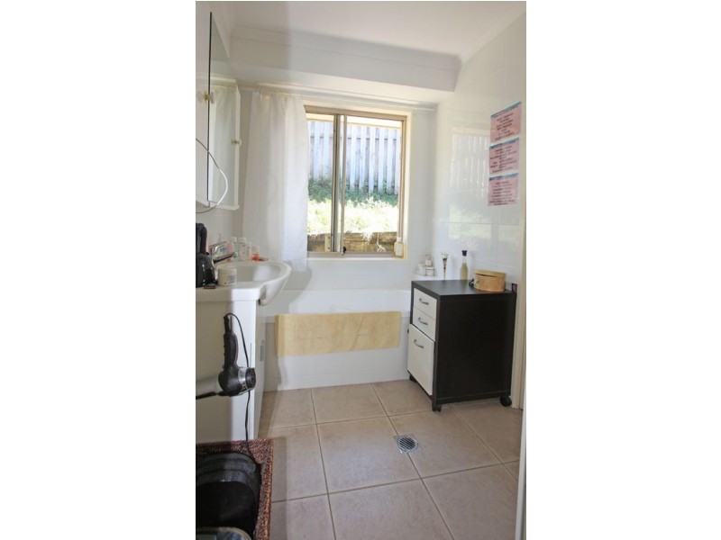 8 malekula Rise, Pacific Pines QLD 4211