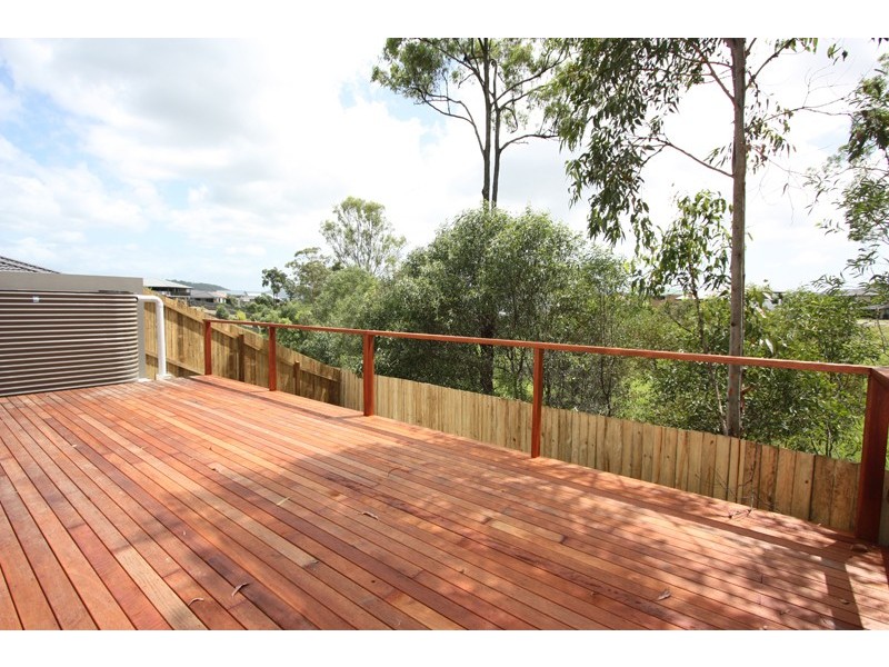 2/1 Aspect place, Pacific Pines QLD 4211