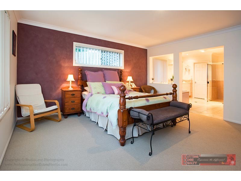 12 Tallow St, Pacific Pines QLD 4211