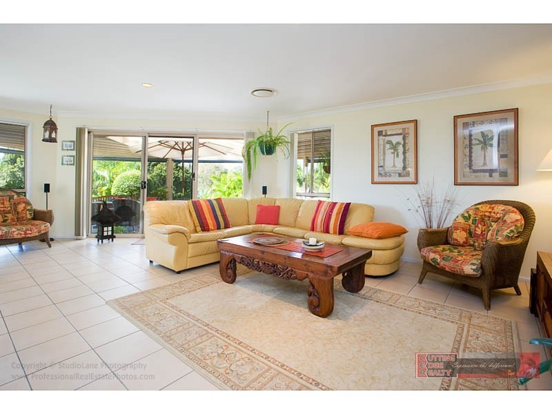 12 White City Dr, Oxenford QLD 4210