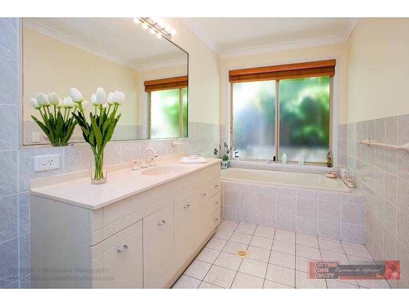 12 White City Dr, Oxenford QLD 4210