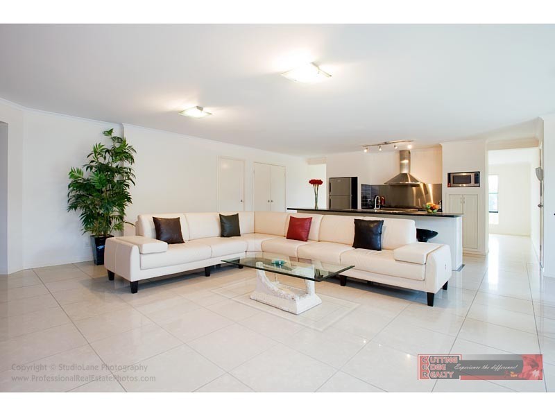 4 Fitzgerald Close, Maudsland QLD 4210