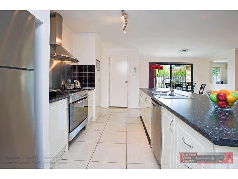 4 Fitzgerald Close, Maudsland QLD 4210