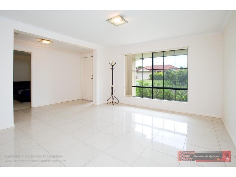 4 Fitzgerald Close, Maudsland QLD 4210