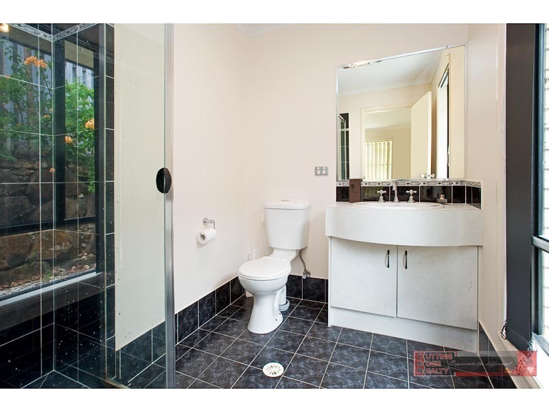 4 Fitzgerald Close, Maudsland QLD 4210