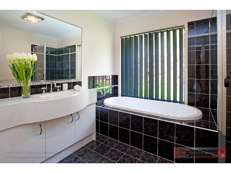 4 Fitzgerald Close, Maudsland QLD 4210