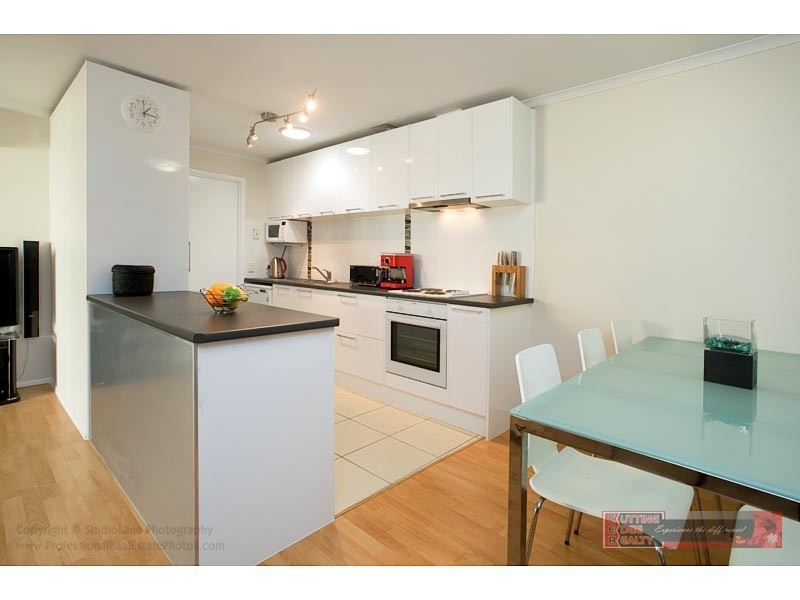 1/6 Musical Court, Oxenford QLD 4210