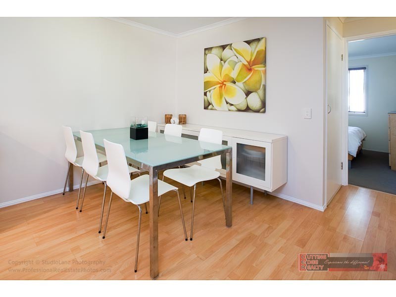 1/6 Musical Court, Oxenford QLD 4210