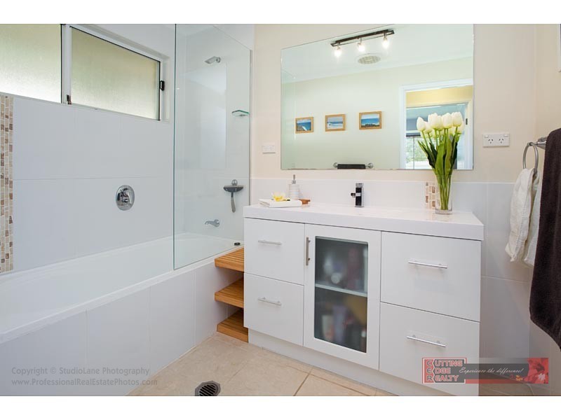 1/6 Musical Court, Oxenford QLD 4210