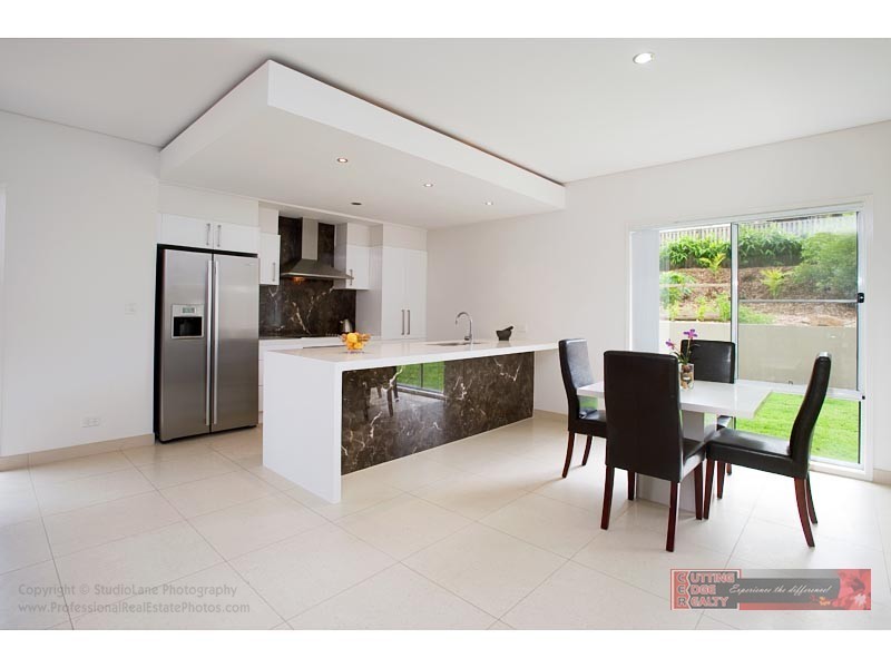 18 Hawkesbury, Pacific Pines QLD 4211