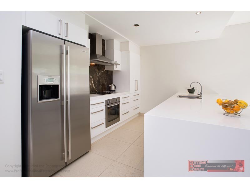 18 Hawkesbury, Pacific Pines QLD 4211