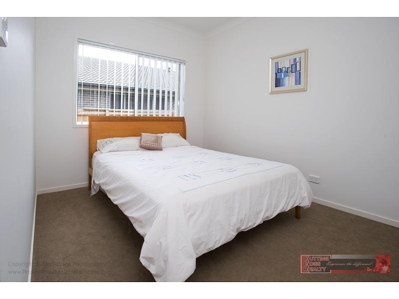 18 Hawkesbury, Pacific Pines QLD 4211