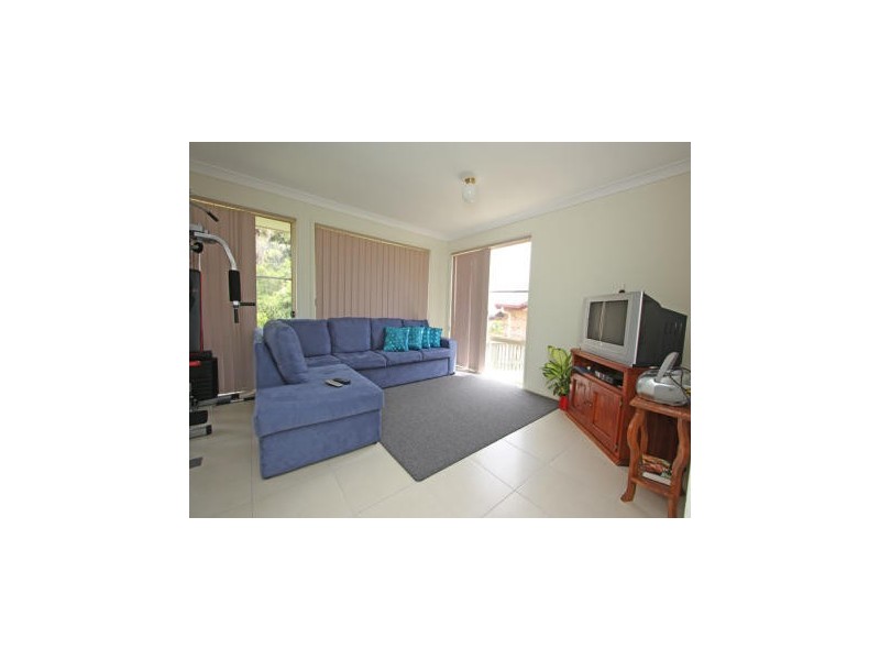 6 Tuvalu St, Pacific Pines QLD 4211