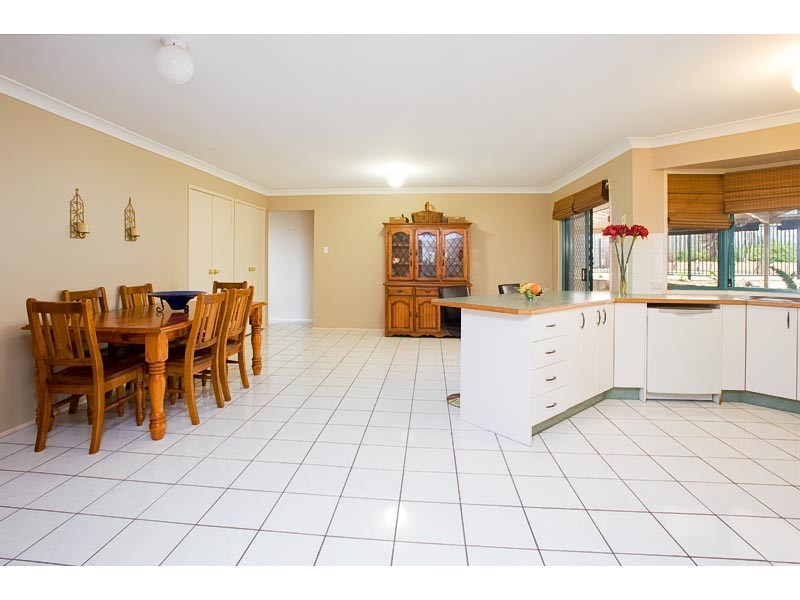 4 Chatham Avenue, Pacific Pines QLD 4211
