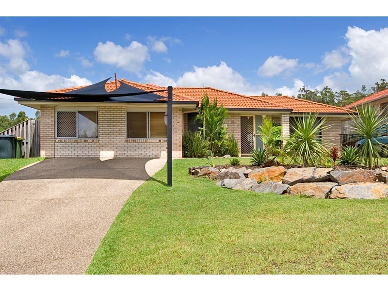 4 Chatham Avenue, Pacific Pines QLD 4211