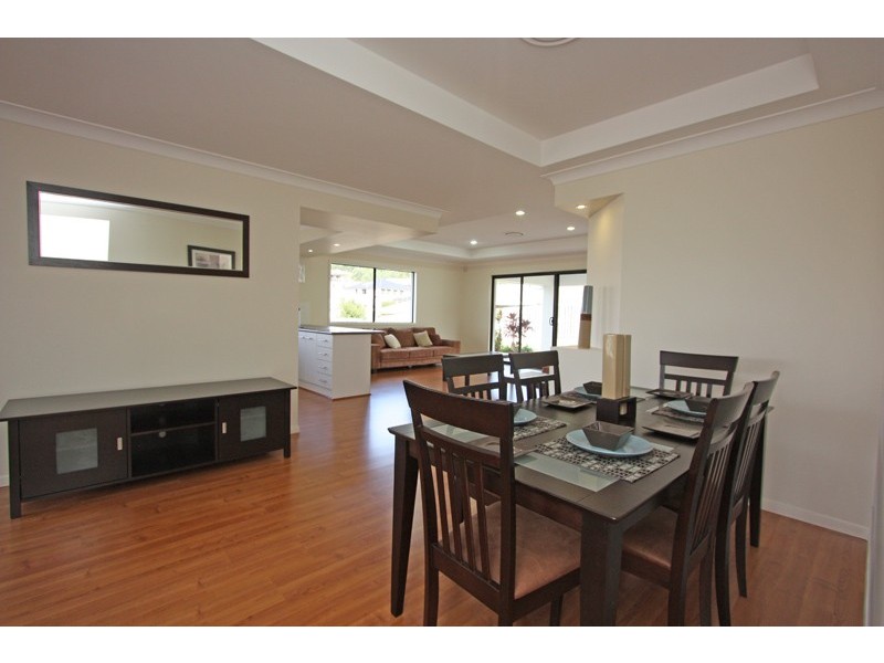 57 LAUGHLEN CHASE, Pacific Pines QLD 4211