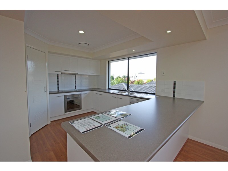 57 LAUGHLEN CHASE, Pacific Pines QLD 4211